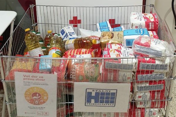VAŠ DAR ZA PRAVU STVAR: Prikupljeno više od 14 tona hrane za potrebite
